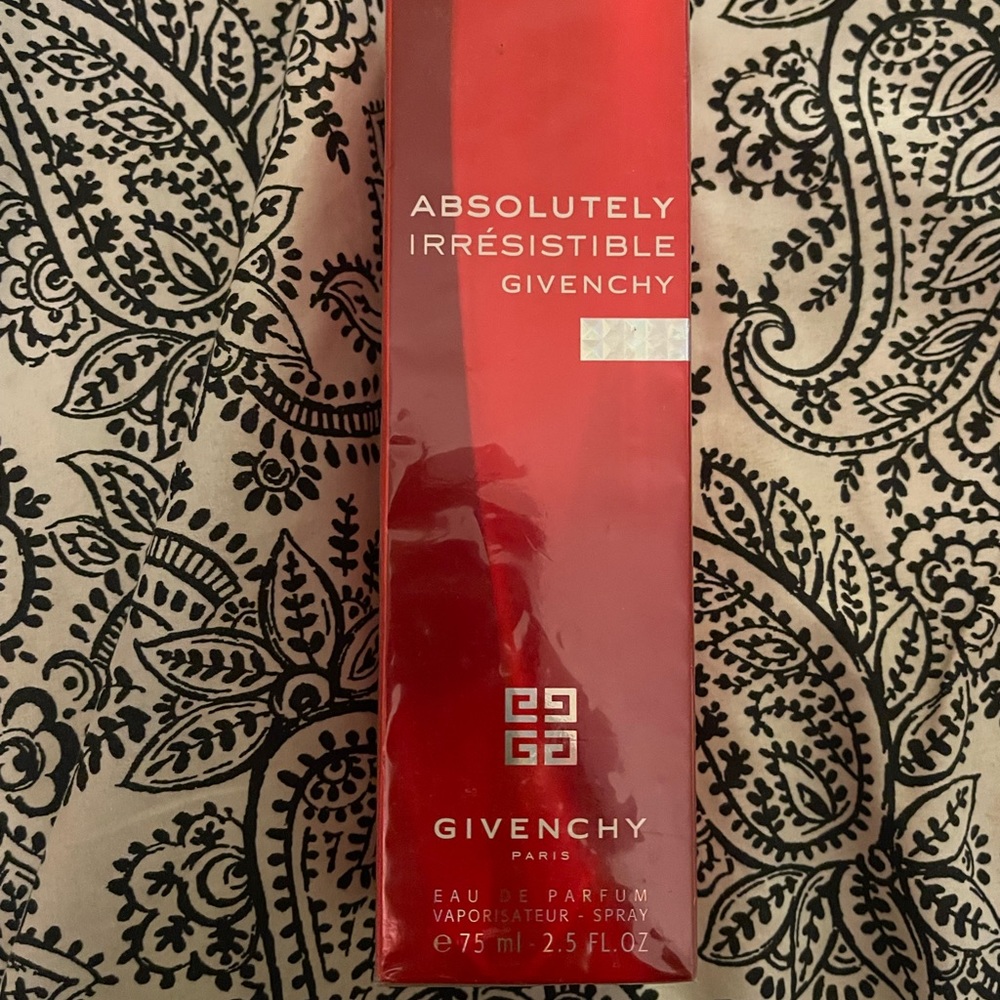 Givenchy woman’s perfume - Picture 2 of 2